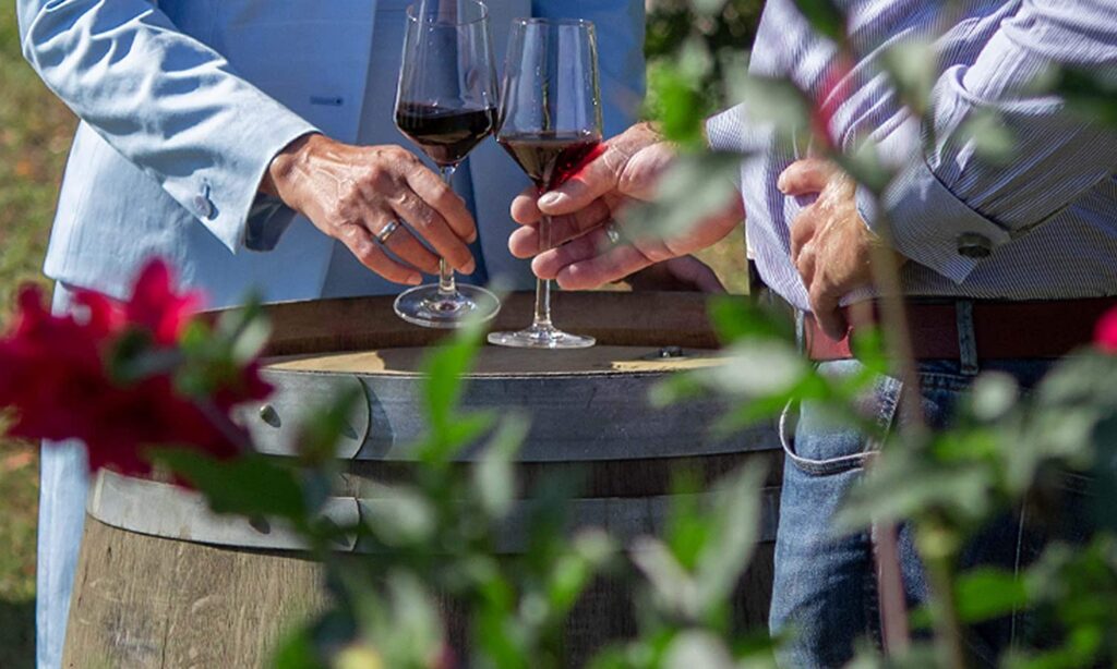 Tonneau à vin bois de chêne massif, capacité 225 litres