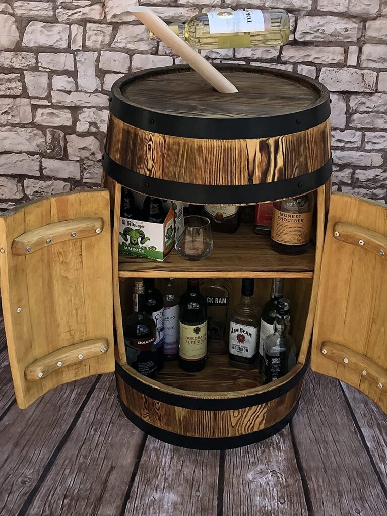 Tonneau bar en bois avec porte, couleur chêne, deux étagères 